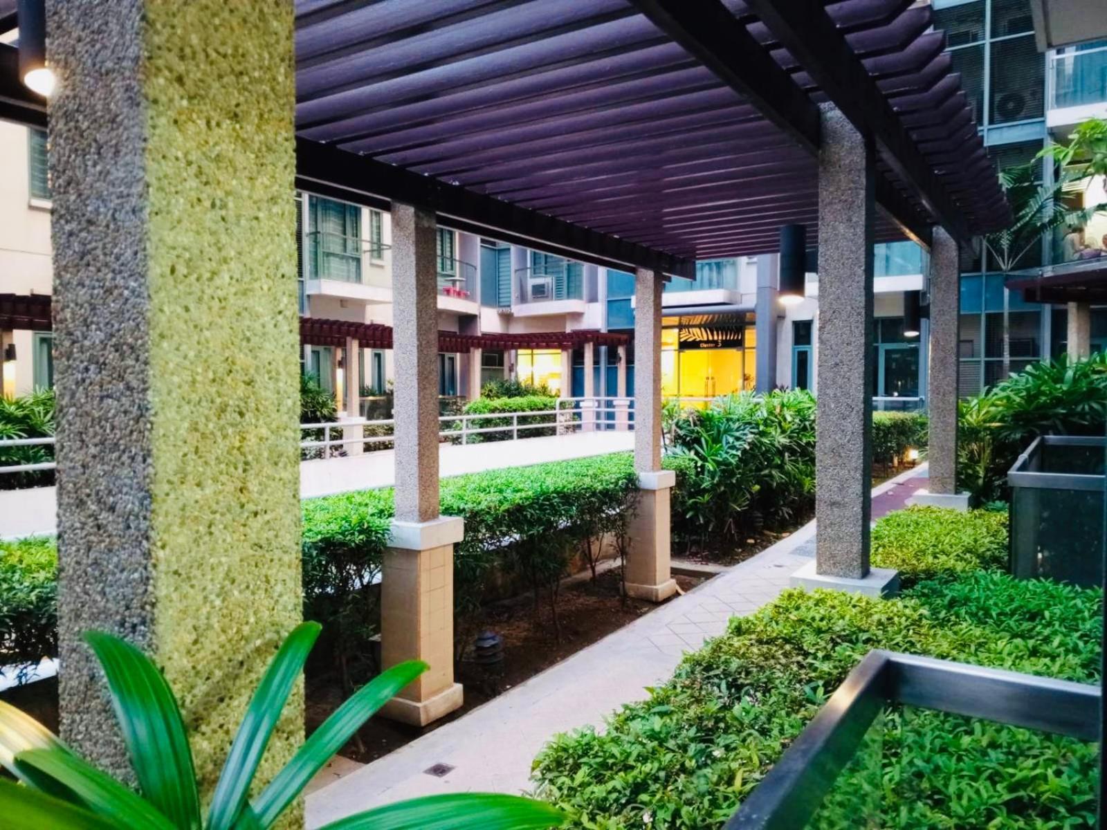 פאסאי One Palm Tree Villas Condominium - Studio 2Nd Fl With Balcony - Across Terminal 3 Airport מראה חיצוני תמונה