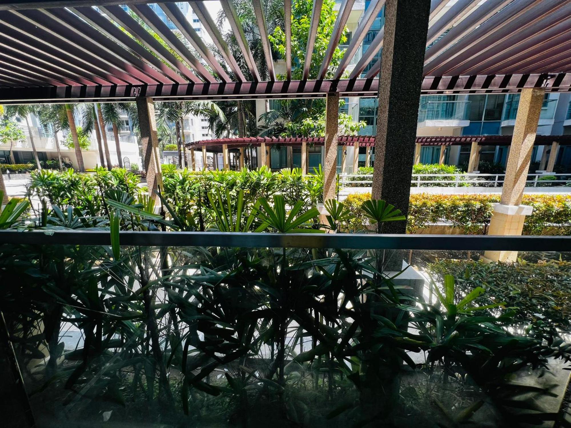 פאסאי One Palm Tree Villas Condominium - Studio 2Nd Fl With Balcony - Across Terminal 3 Airport מראה חיצוני תמונה