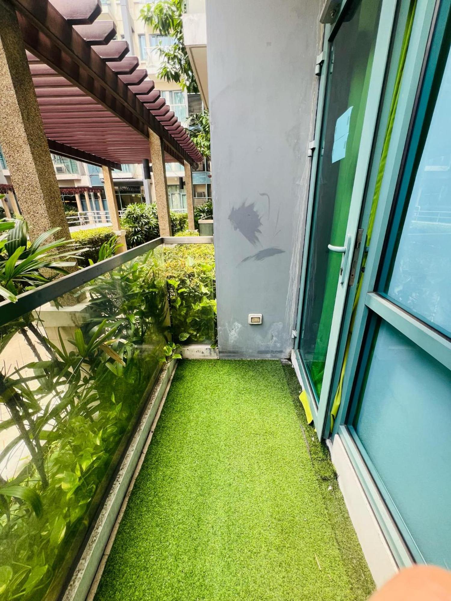 פאסאי One Palm Tree Villas Condominium - Studio 2Nd Fl With Balcony - Across Terminal 3 Airport מראה חיצוני תמונה