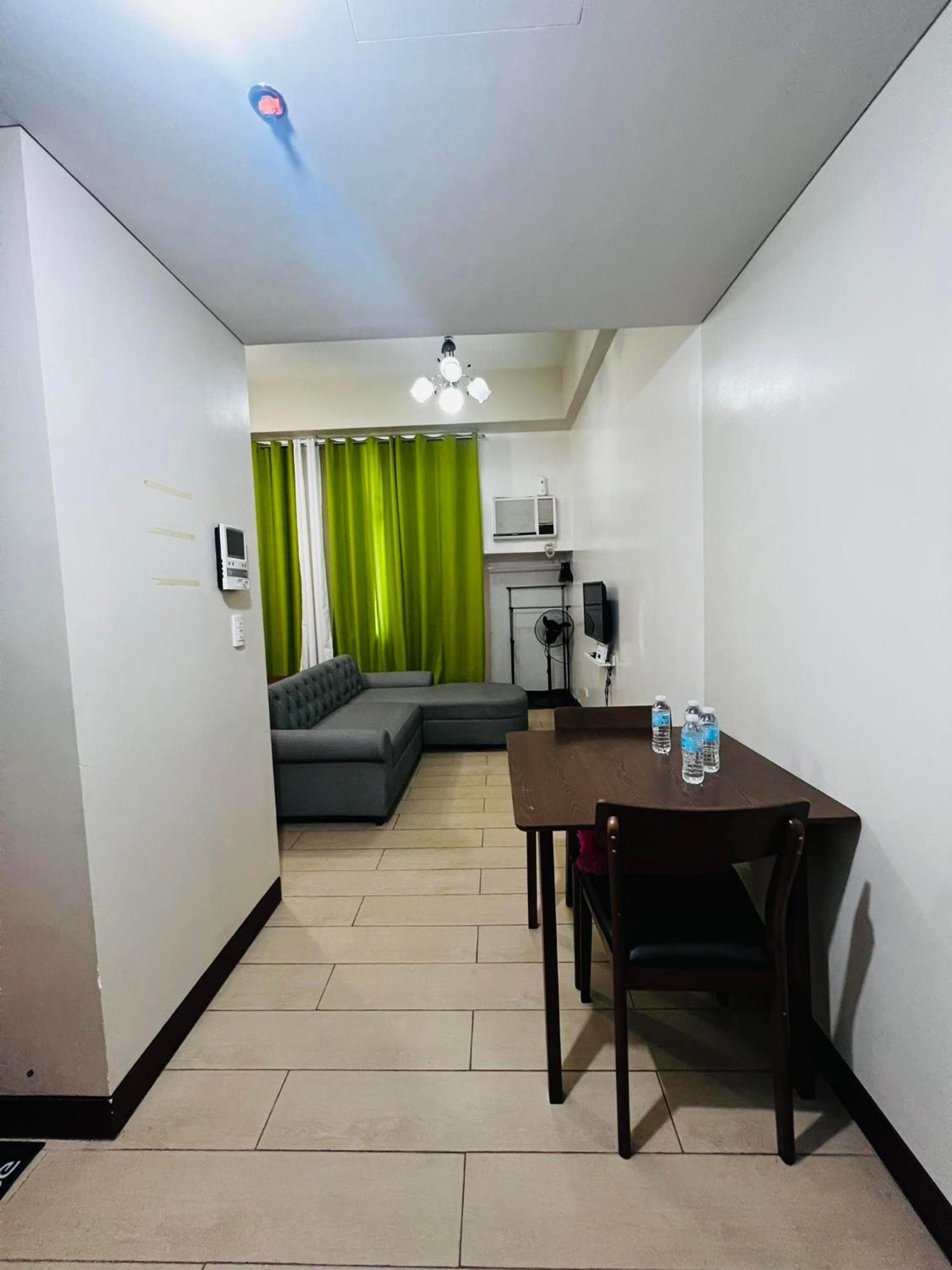 פאסאי One Palm Tree Villas Condominium - Studio 2Nd Fl With Balcony - Across Terminal 3 Airport מראה חיצוני תמונה